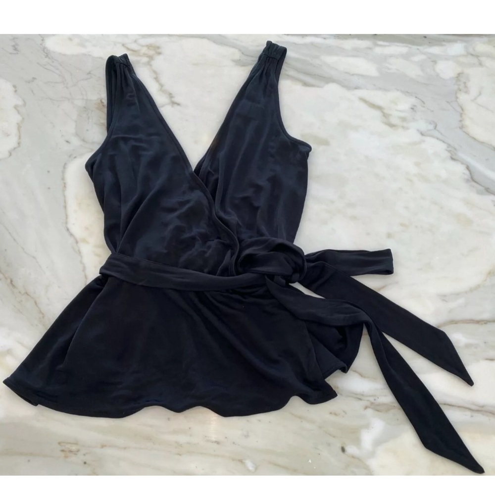 DIANE VON FURSTENBERG BLACK VISCOSE WRAP TOP SIZE SMALL NWOTS!
